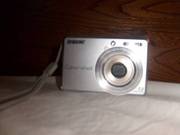 Sony Cyber-Shot 7.2 pixel camera with 2 GB memory stick and case